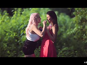 A damsel KNOWS - hot Angel Wicky in outdoor lesbian pulverize